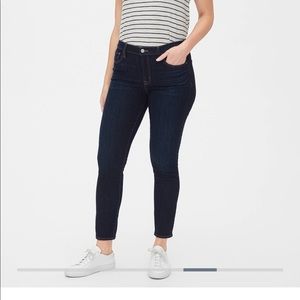 Gap Skinny Jeans Dark Wash 26S